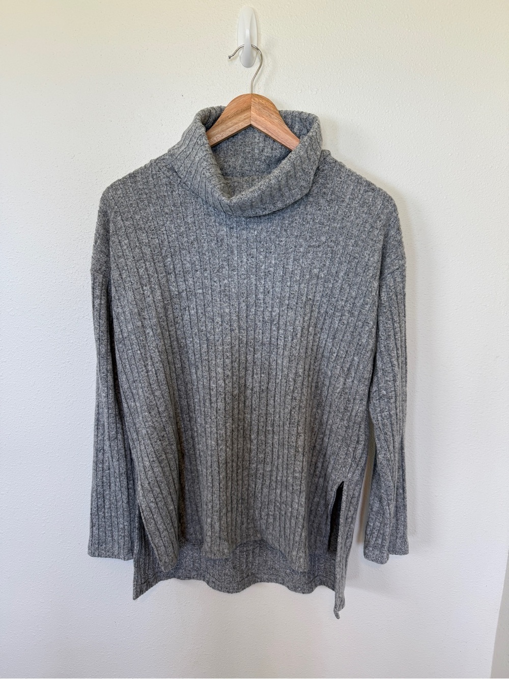 Banana Republic Gray Ribbed Turtle Neck High-Low Sweater